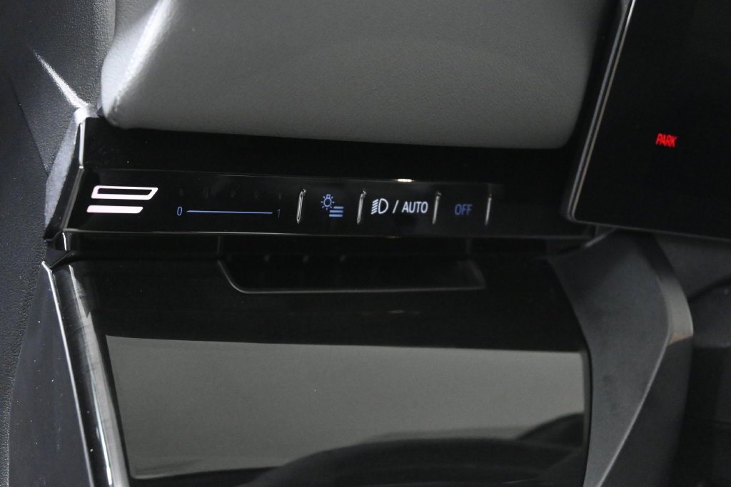 Used 2026 BMW 530i xDrive AWD/4WD image 25