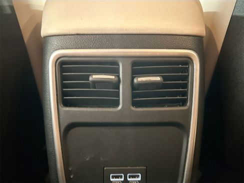 Used 2016 Chrysler 300 Limited image 24