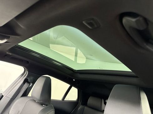 Used 2025 BMW X2 xDrive28i w/ M Sport Package image 19