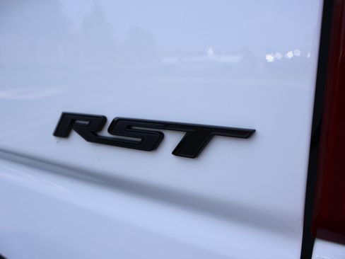 Used 2022 Chevrolet Silverado 1500 RST AWD/4WD image 24