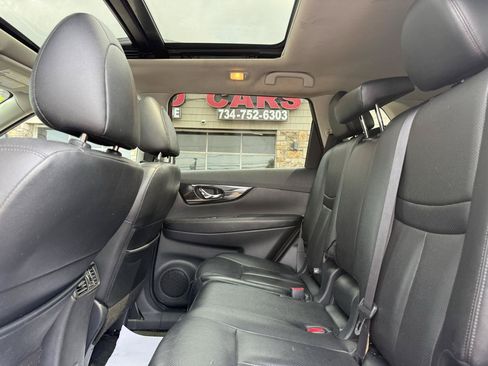Used 2020 Nissan Rogue SL w/ Premium Package FWD image 12