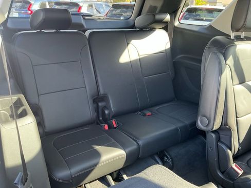 Used 2018 Chevrolet Traverse LT image 20