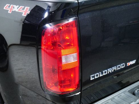 Used 2019 Chevrolet Colorado W/T w/ Custom Special Edition AWD/4WD image 17