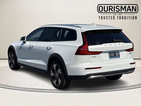 Used 2024 Volvo V60 B5 Cross Country Plus AWD/4WD image 3