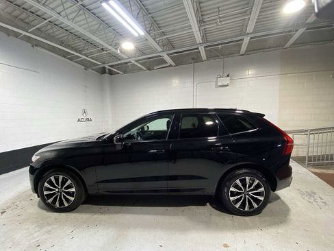 Used 2023 Volvo XC60 B5 Plus image 3