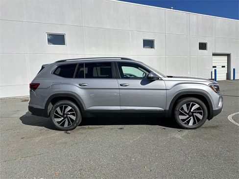 New 2026 Volkswagen Atlas SEL image 6