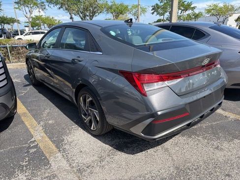 Certified 2025 Hyundai Elantra SEL image 4