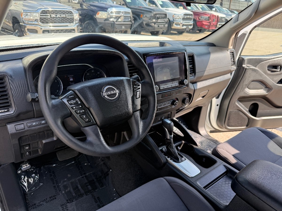 Used 2022 Nissan Frontier S RWD image 17