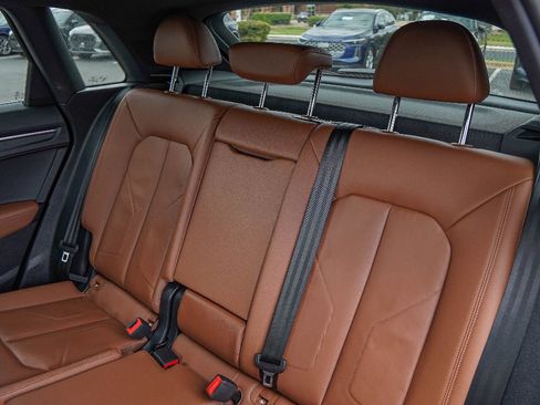 Certified 2025 Audi Q3 2.0T Premium Plus w/ Premium Plus Package image 30