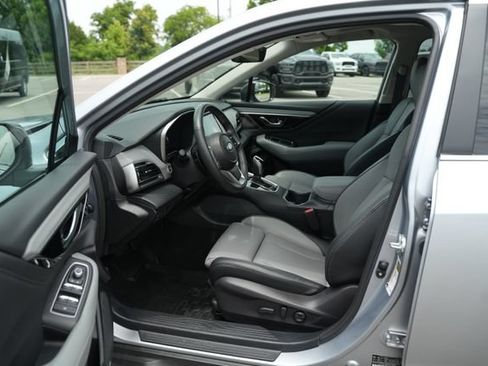 Used 2025 Subaru Outback Limited AWD/4WD image 14