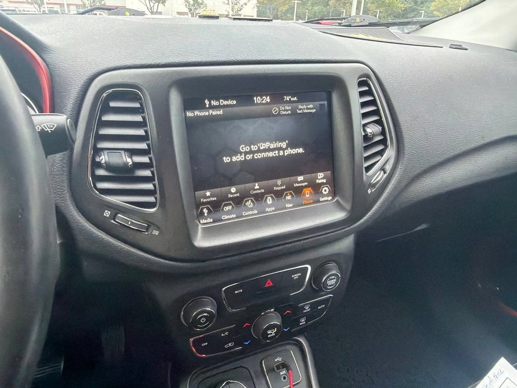Used 2018 Jeep Compass Trailhawk w/ Navigation Group AWD/4WD image 11