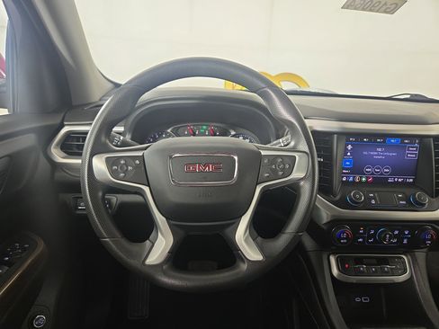 Certified 2023 GMC Acadia SLE w/ Driver Convenience Package image 15