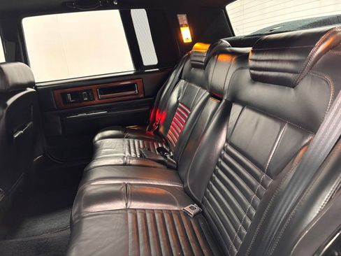 Used 1993 Cadillac Fleetwood Sedan image 21