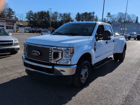 Used 2022 Ford F350 XLT image 4