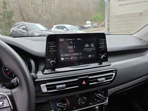 Used 2022 Kia Seltos LX image 10