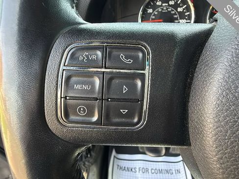Used 2018 Jeep Wrangler Unlimited Rubicon w/ Connectivity Group AWD/4WD image 26