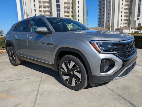 New 2026 Volkswagen Atlas Cross Sport SEL AWD/4WD image 2