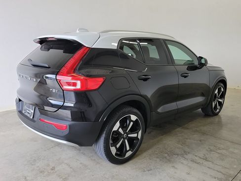 Used 2020 Volvo XC40 T5 Momentum w/ Protection Package Premier AWD/4WD image 5