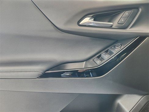 Certified 2025 Chevrolet Equinox LT w/ Safety and Technology Package image 5