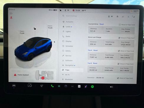 Used 2023 Tesla Model Y Performance image 17
