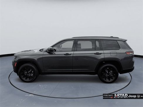 New 2025 Jeep Grand Cherokee L Laredo image 8