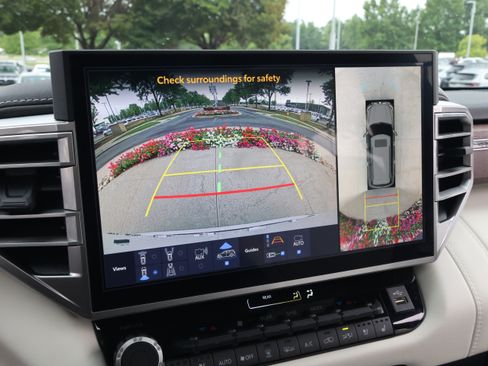Used 2025 Toyota Sequoia Capstone w/ Tow Technology Package AWD/4WD image 21