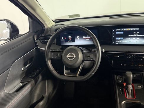 Used 2025 Nissan Kicks SR w/ Illumination Package FWD image 14