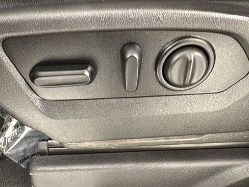 Used 2021 Chevrolet Silverado 1500 RST w/ Z71 Off-Road Package image 11