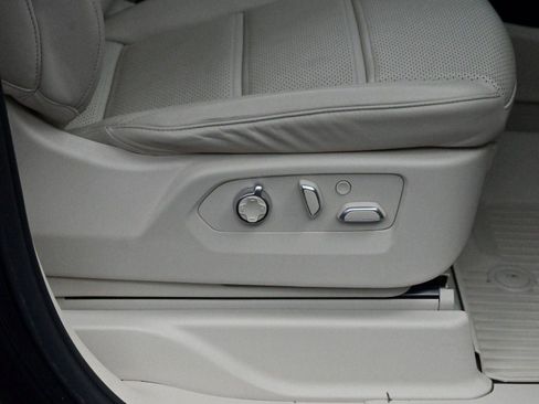 Used 2021 Cadillac Escalade Premium Luxury Platinum w/ Heavy-Duty Trailer Package image 39