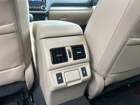 Used 2019 Subaru Outback 2.5i Limited AWD/4WD image 8