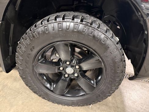 Used 2014 RAM 1500 Express w/ Black Ram 1500 Express Group image 4