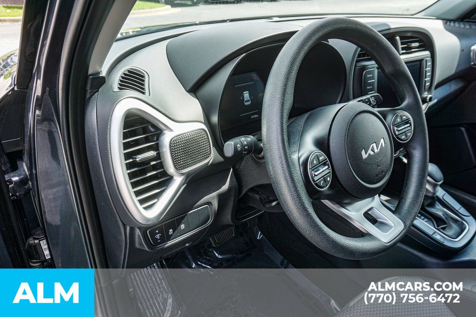 Used 2025 Kia Soul LX w/ LX Technology Package FWD image 35
