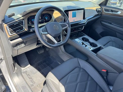 Used 2026 Volkswagen Atlas SE FWD image 16