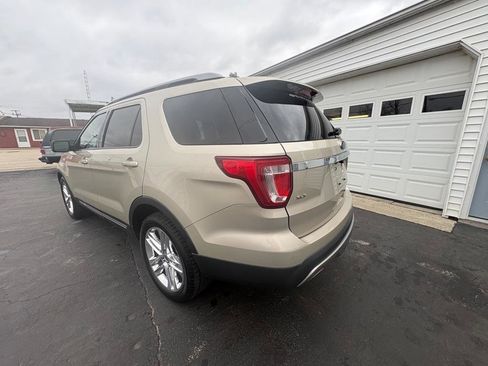 Used 2017 Ford Explorer XLT w/ Equipment Group 202A image 6
