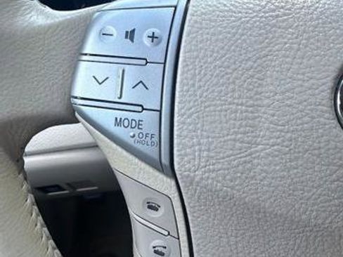 Used 2009 Toyota Avalon Limited image 18