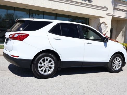 Used 2020 Chevrolet Equinox LS w/ LS Convenience Package image 5