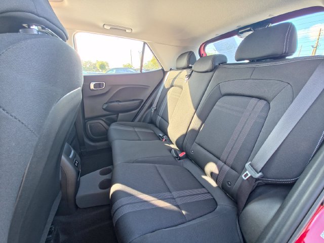 Certified 2024 Hyundai Venue SEL FWD image 7