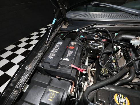 Used 2000 Ford F150 Lightning RWD image 81