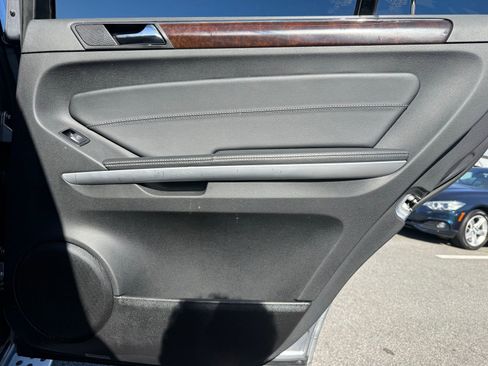 Used 2012 Mercedes-Benz GL 450 4MATIC image 27