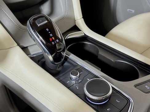 Used 2022 Cadillac XT6 Premium Luxury w/ Technology Package FWD image 15
