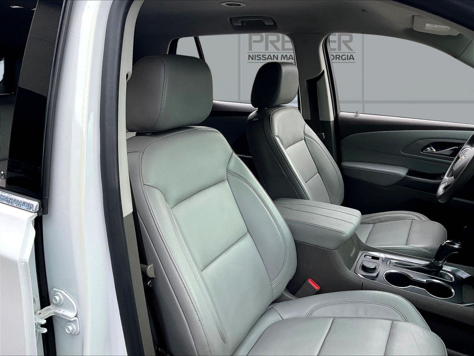 Used 2020 Chevrolet Traverse LT w/ LT Premium Package FWD image 32
