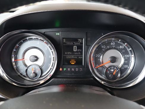 Used 2012 Chrysler Town & Country Touring w/ Entertainment Group #1 FWD image 23