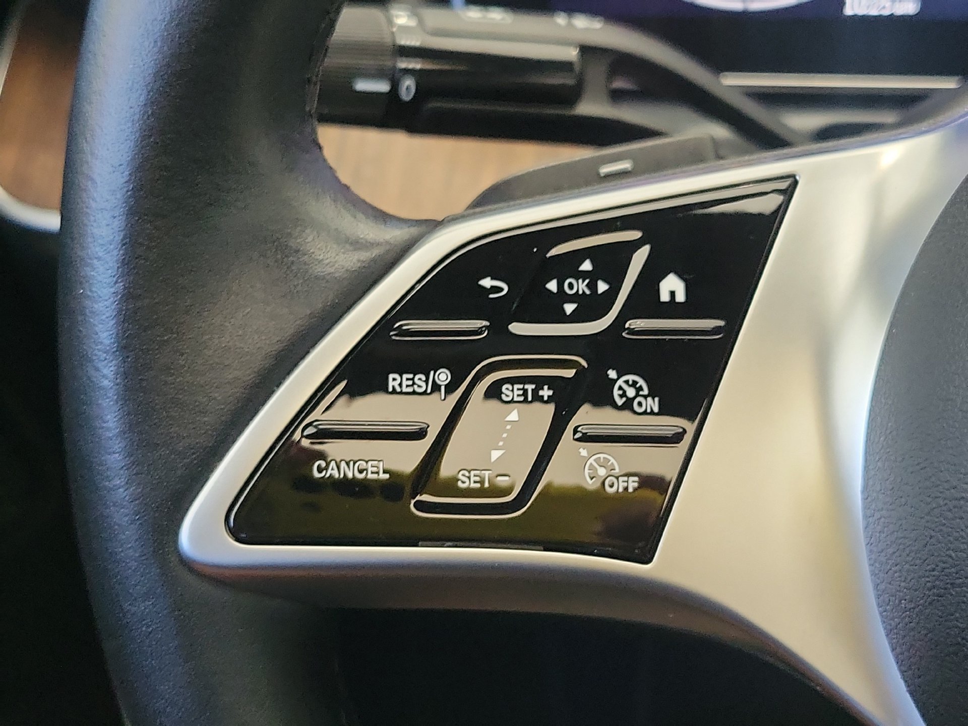 Used 2023 Mercedes-Benz C 300 Sedan image 25