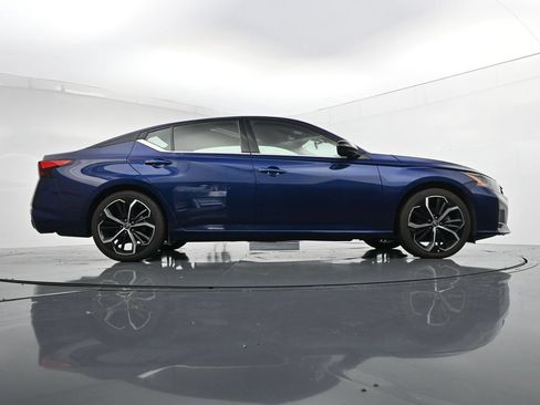 Used 2023 Nissan Altima 2.5 SR FWD image 64