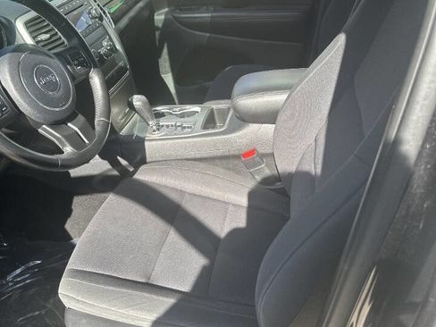 Used 2011 Jeep Grand Cherokee Laredo AWD/4WD image 7