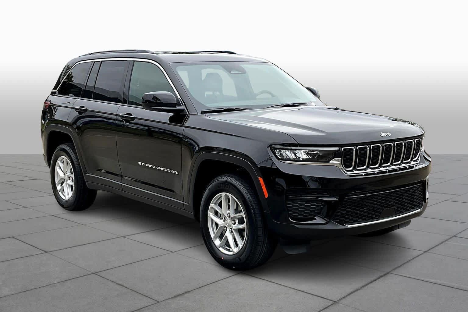New 2025 Jeep Grand Cherokee Laredo X w/ Luxury Tech Group I AWD/4WD image 2
