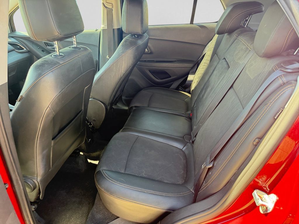 Used 2019 Chevrolet Trax LT w/ LT Convenience Package FWD image 33