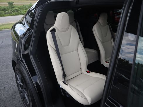 Used 2022 Tesla Model X Plaid AWD/4WD image 7