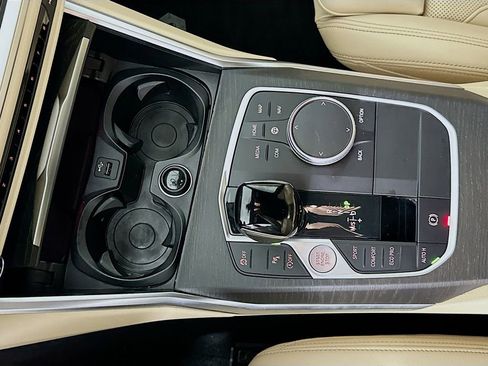 Used 2022 BMW 330i Sedan w/ M Sport Package image 17