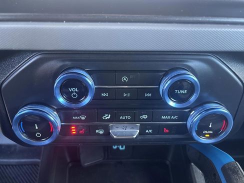 Used 2022 Ford Bronco Black Diamond image 19